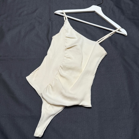 Lovers + Friends Other - Lovers + Friends One Piece Swim Suit Cream Ribbed Scrunch